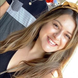 Meet your Posher, Monique